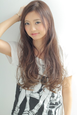 外国人風ウォームカラーで、男性ウケするヘアスタイル♪