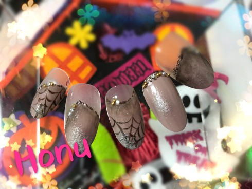 大人ハロウィンネイルで上品に決めよう