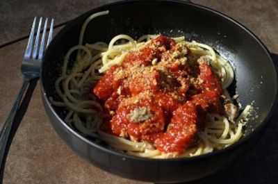 Simple 'Meaty' Spaghetti Sauce - Dump and Go Dinner