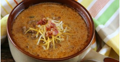 Easy Bacon Cheeseburger Soup - Lunch Version