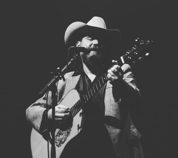 lucas-hudgins-live-in-the-dancehall-open-dancefloor-luckenbach