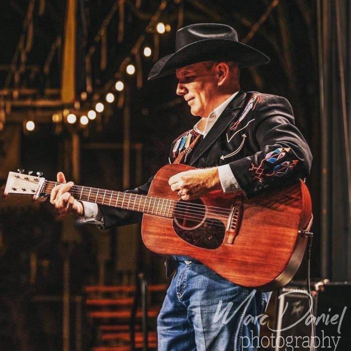 monte-good-live-in-the-dancehall-open-dance-floor-luckenbach-texas