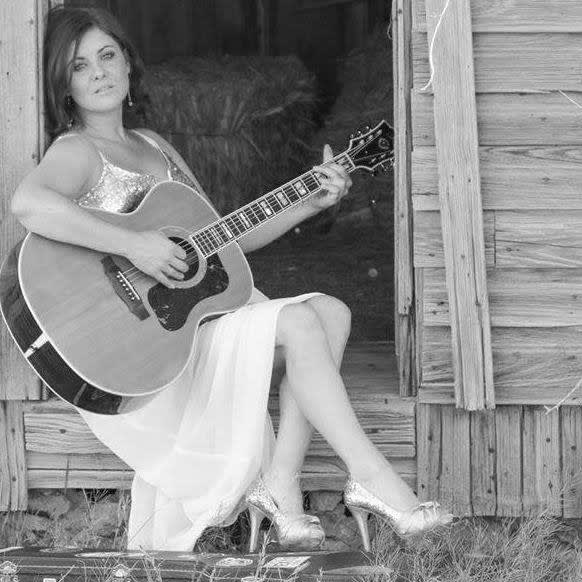 Sam Watson Pickers Circle unplugged acoustic jam Luckenbach Texas