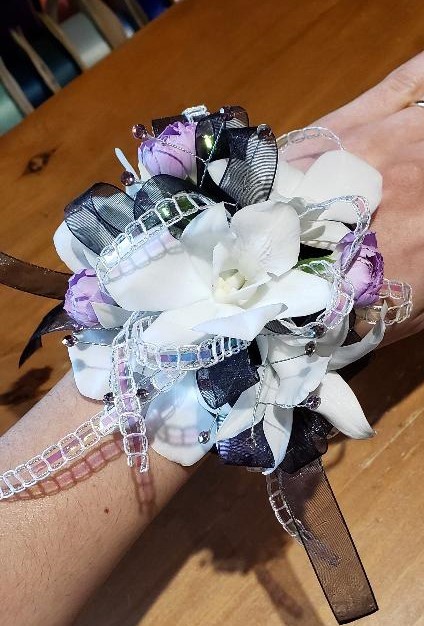 ★NOFFICIALNOFFICE★GLOSSY CORSAGE EARMUFF SILVER★正規品 White & Silver Corsage in Fort Worth TX - TCU Florist