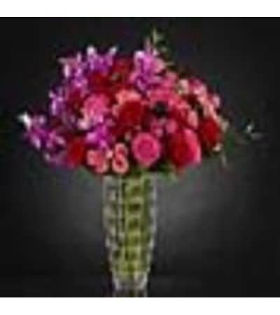 the FTD Heart Wishes Luxury Bouquet
