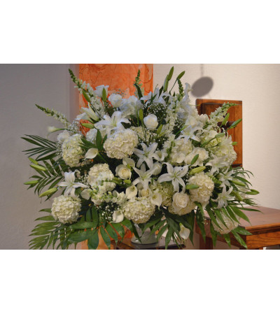 DELUXE ALL WHITE ARRANGEMENT DELUXE ALL WHITE ARRANGEMENT