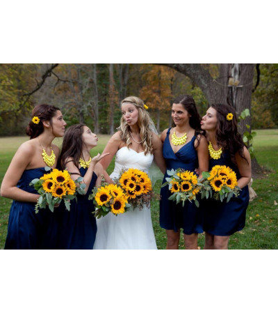 HANDTIED BOUQUET OF SUNFLOWERS AND FOLIAGE HANDTIED BOUQUET OF SUNFLOWERS AND FOLIAGE