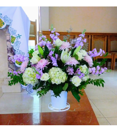 Majestic Sympathy Basket Majestic Sympathy Basket