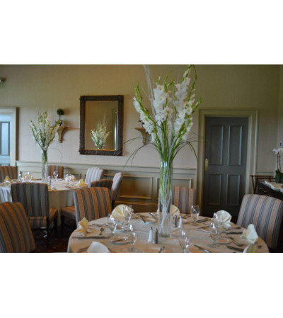 TALL & ELEGANT CENTERPIECES TALL & ELEGANT CENTERPIECES