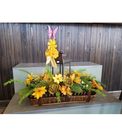 Garden Basket with Lantern Garden Basket with Lantern