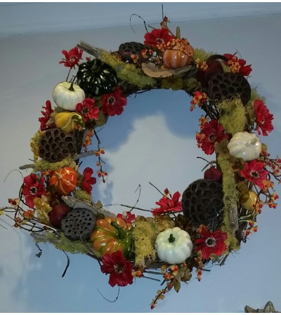 Autumn wreath with pods Autumn wreath with pods