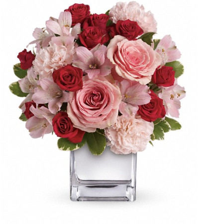 Teleflora's Love That Pink Bouquet with Roses Teleflora's Love That Pink Bouquet with Roses