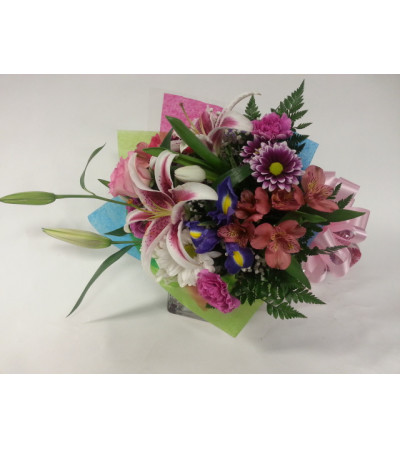 A Fresh Cut Bundle of Blooms A Fresh Cut Bundle of Blooms