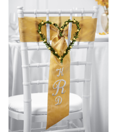 The FTD® Steal My Heart™ Chair Décor The FTD® Steal My Heart™ Chair Décor