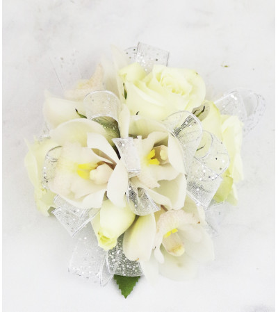 White Spray Rose Wristlet White Spray Rose Wristlet