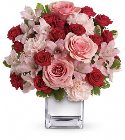 Teleflora's Love That Pink Bouquet with Roses Teleflora's Love That Pink Bouquet with Roses
