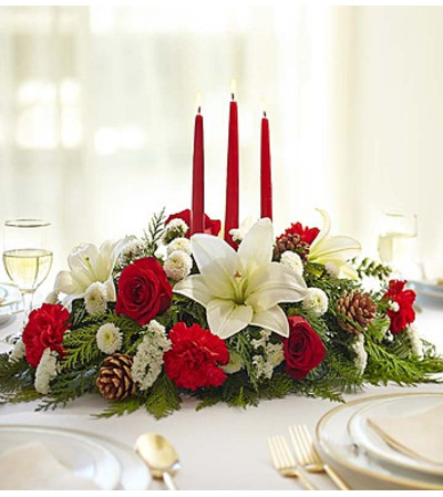 A Traditional Christmas Centerpiece A Traditional Christmas Centerpiece