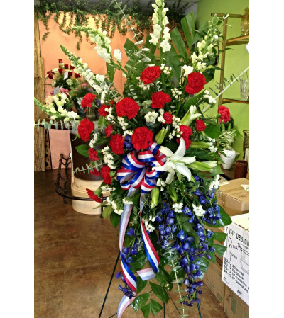 PATRIOTIC STANDING SPRAY PATRIOTIC STANDING SPRAY