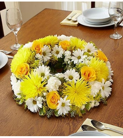 Yellow and White Centerpiece Yellow and White Centerpiece
