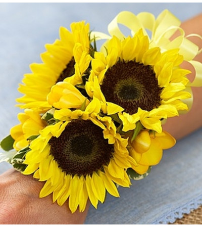 Country Wedding Corsage - Sunflower Country Wedding Corsage - Sunflower