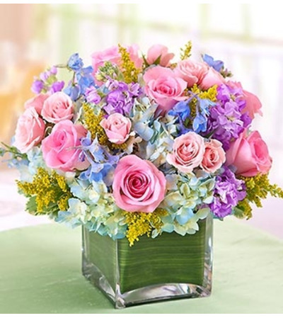 Pastel Centerpiece in a Vase Pastel Centerpiece in a Vase