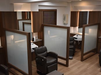 K-STYLE HAIR STUDIO 虎ノ門店の店内