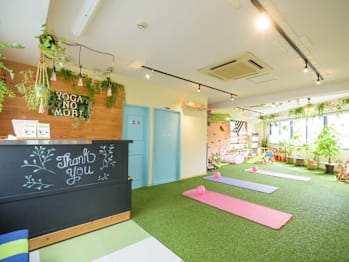 【よもぎ蒸し・岩盤浴】温活ヘッドスパ専門店 スチームの森の店内