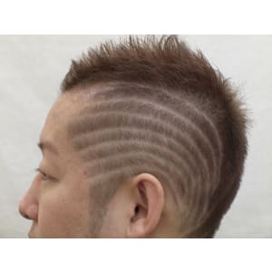 ソフトモヒカンスタイルの大き目のバリアート - Hair Make Roi【ロア】掲載中