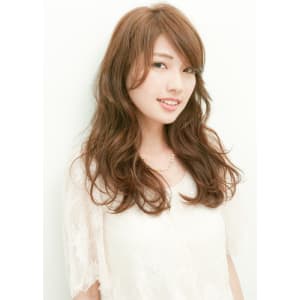 レディフェミニンなナチュラルウェーブ