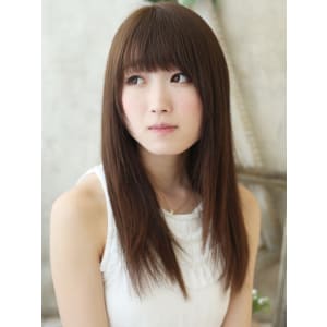 重めバングで甘さをプラス！！シャギーストレートロング