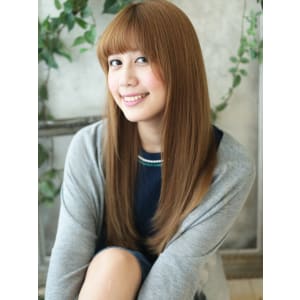 ハイトーンのニュアンスロング×重めバング カテゴリ