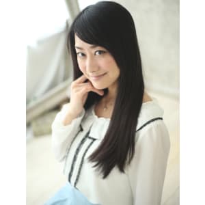 美人黒髪ツヤカラーの光沢感で！ストレートロング。
