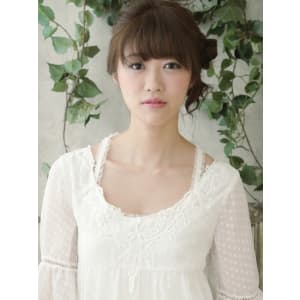 ツヤ感と清らかさが共存した　簡単編み込みアレンジ