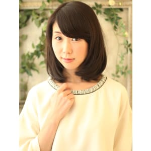 艶やかストレートボブ、シンプルスタンダード。