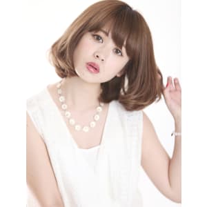 ドライな質感が際立つ内巻きハンサムヘアに人気集中！！