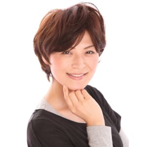 トップにボリュームを出した美シルエット大人ボブ
