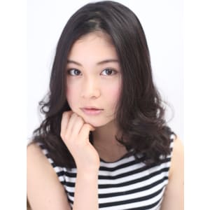 リッチカールで華やかさをアップデート！！ミディアム カテゴリ