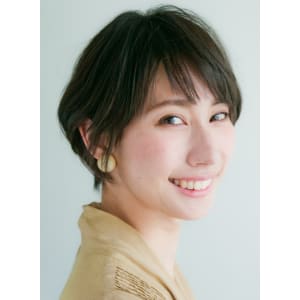 大人フェミニンな美シルエットショート