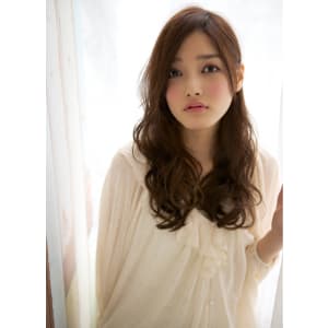 透明感！大人ロングウェーブ　担当 森