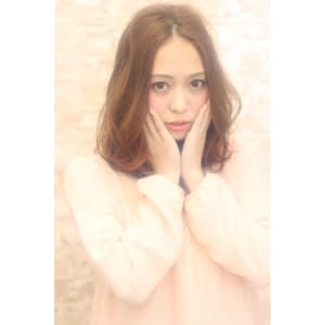 ☆丸顔の方必見☆ひし形シルエットでガーリースタイルに！