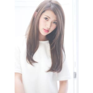 大人キレイロング　ニュアンスストレート　ラベンダーアッシュ