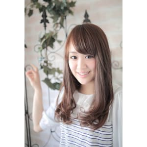 前髪＆顔周りの似合わせカットで小顔に見せる ふわミディ