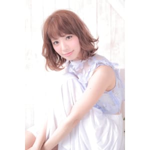 春の要素たっぷりのラフさと丸みが光るイノセントサンフラワー♪