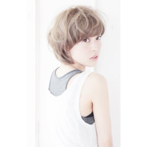 透明感のあるショートカット