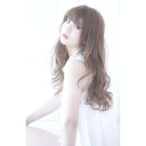 外国人風ロング　デジタルパーマ　夏カラーホワイティアッシュ