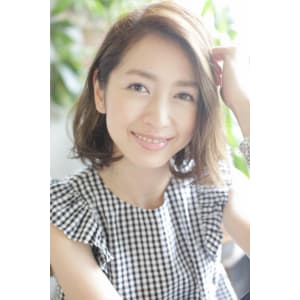 耳かけがかわいいノーバングボブ