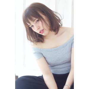 縦長シルエットで丸く見えないパーマスタイル　M１１５