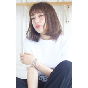 透け感バングでこなれカジュアルヘア　M１１９