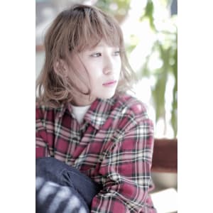 耳かけがかわいいノーバングボブ