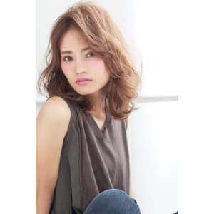 2015秋冬-2016春夏トレンドのエフォートレスパーマ